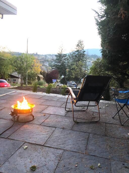 Bright Private Suite Near Departure Bay Beach Nanaimo Esterno foto