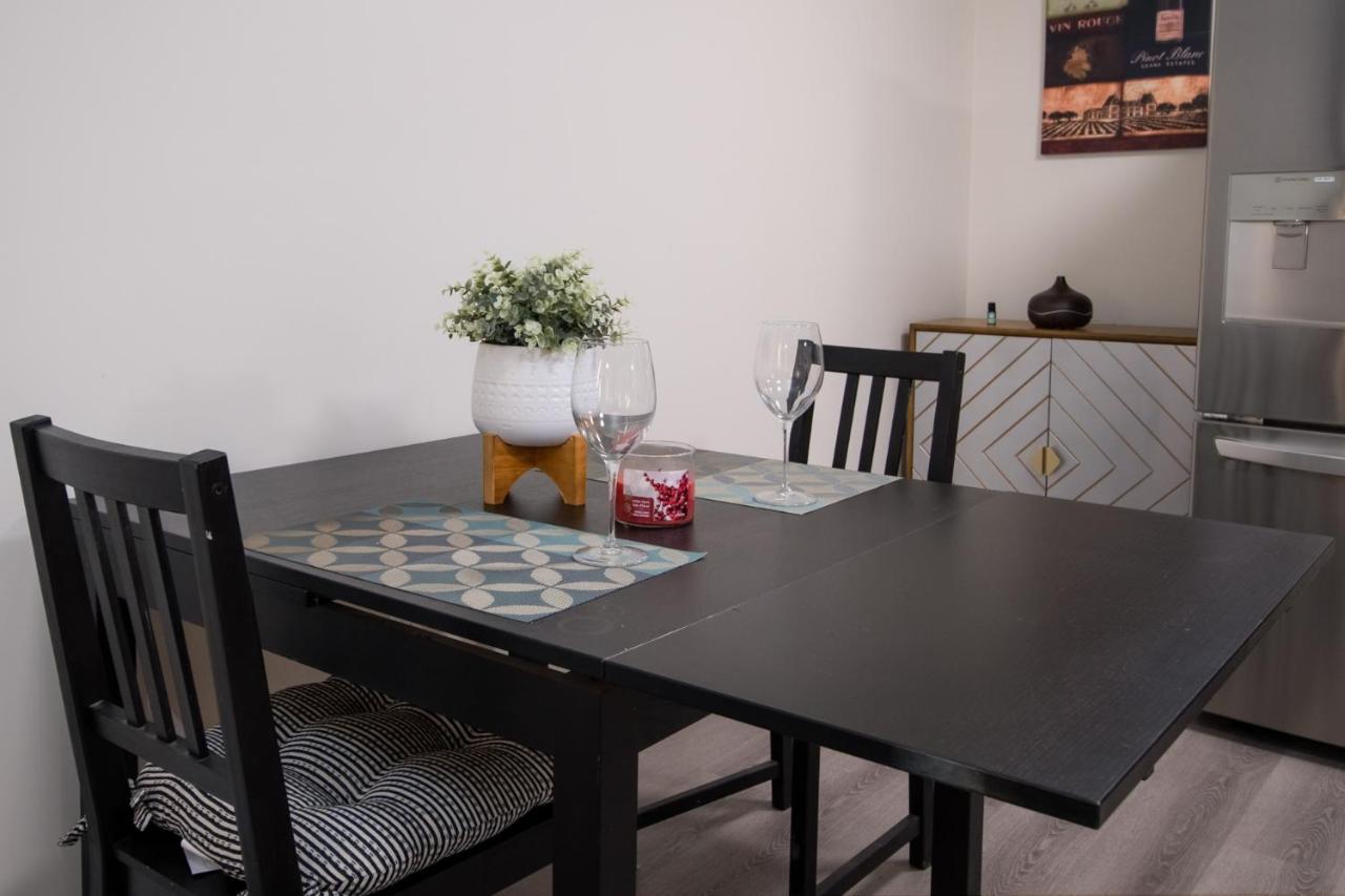 Bright Private Suite Near Departure Bay Beach Nanaimo Esterno foto